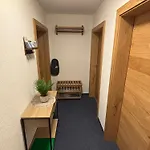 Haus Elena 公寓 *